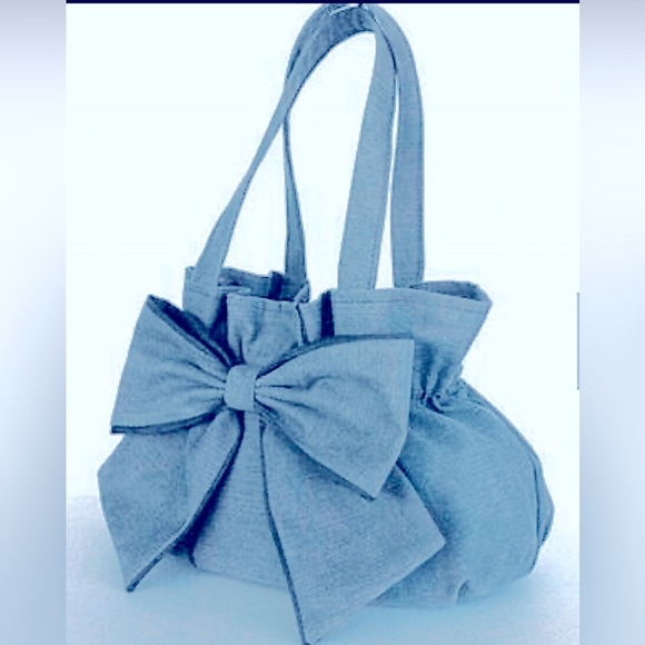 ⭐️ FLASH SALE ⭐️LARGE BEAUTIFUL BLUE PLEATED BOW  PURSE - Picture 2 of 10